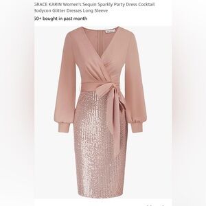 Mauve color more of a light to medium color, no size tag but it’s a medium fit